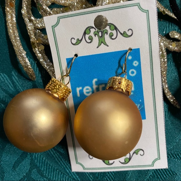 🎄 New Christmas Bulb Earrings & Necklace Set - Picture 2 of 7
